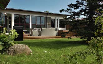 Laugarbakki Guesthouse has its own garden.