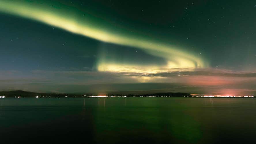 Private Northern Lights Super Jeep Tour with Professional Photos and Reykjavik Transfers