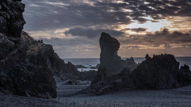 The Djupalonssandur beach has stunning dark cliffs that will excite tourists.
