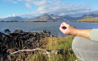 Hofn er et utmerket sted for en yogatur på Island.