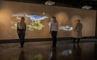 В исландском музее представлены интересные информационные панно, на которых можно узнать об истории Исландии.