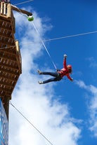 Experience safely falling 13 meters below, with a freefall activity.