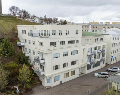 Charming Deluxe Apartment