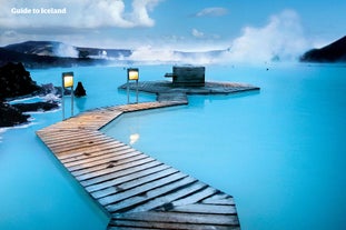 Het water van de Blue Lagoon bestaat uit algen gemengd met mineralen