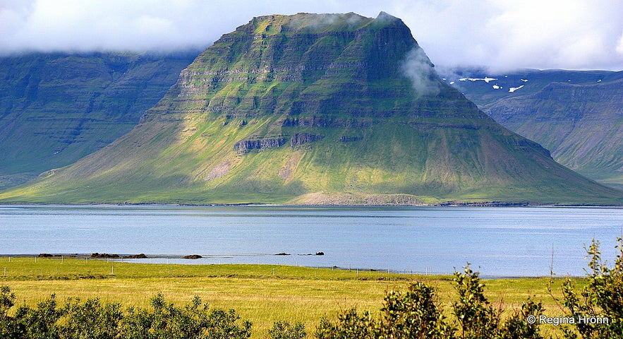 Mt. Kirkjufell &amp; Kirkjufellsfoss in Grundarfjörður - the most photographed Mountain in Snæfellsnes