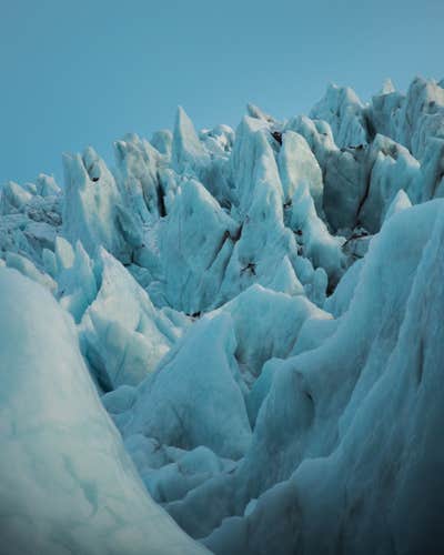 Falljokull is an outlet glacier of Vatnajokull.