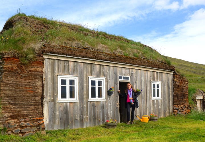 Tyrfingsstaðir Turf House in Skagafjörður in North-Iceland & Fornverkaskólinn