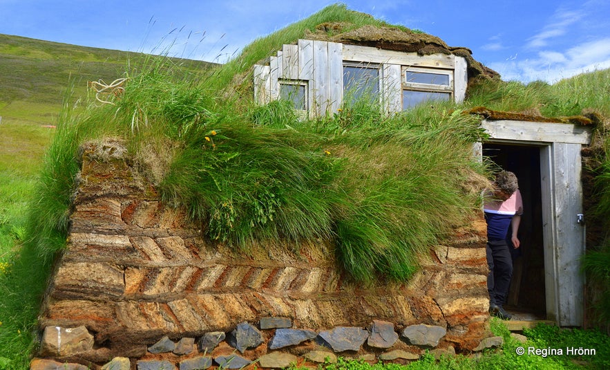 Tyrfingsstaðir Turf House in Skagafjörður in North-Iceland & Fornverkaskólinn