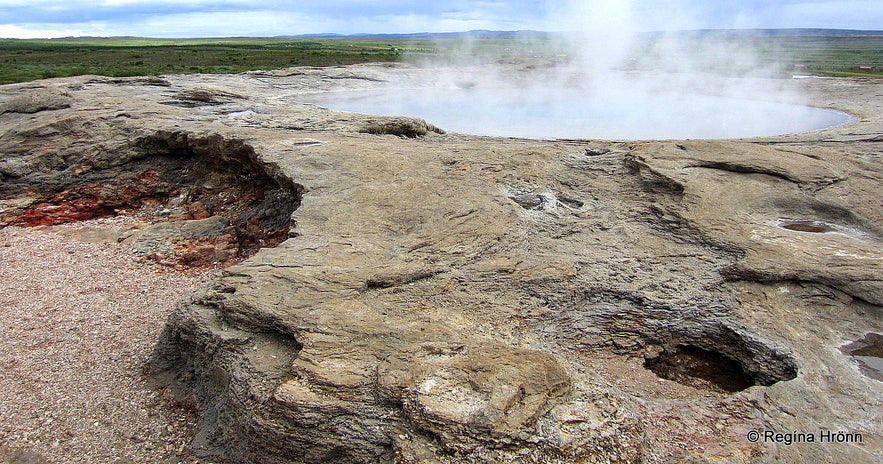 The spectacular Geysir Geothermal Area - Strokkur and all the other Hot Springs