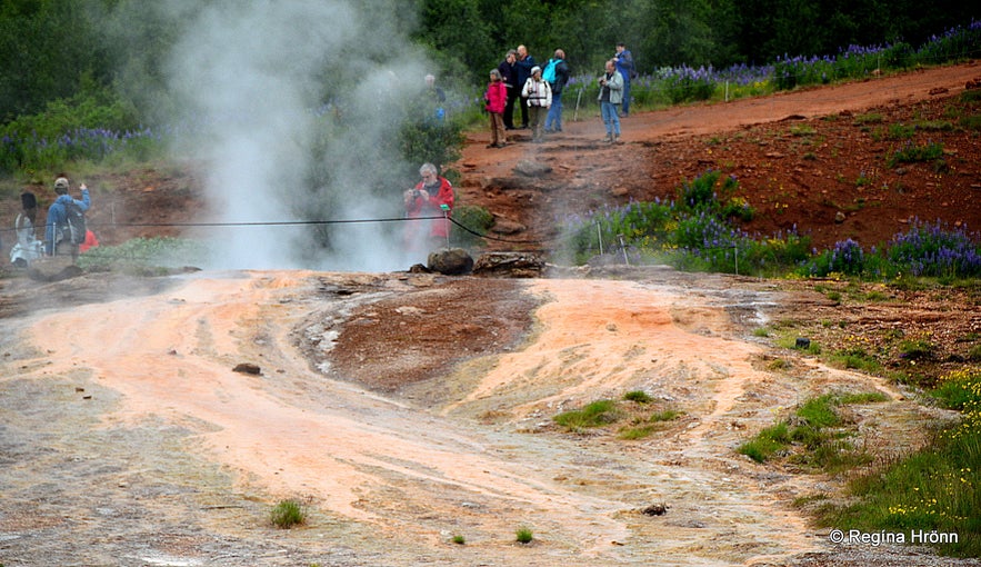 The spectacular Geysir Geothermal Area - Strokkur and all the other Hot Springs