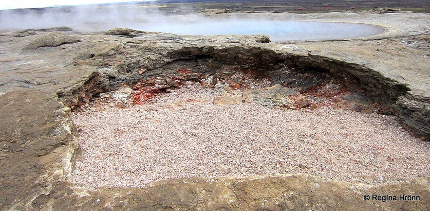 The spectacular Geysir Geothermal Area - Strokkur and all the other Hot Springs