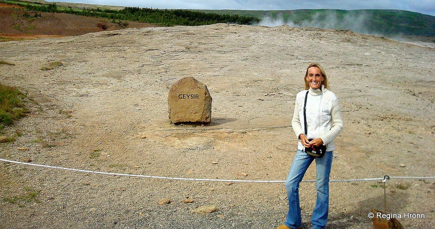 The spectacular Geysir Geothermal Area - Strokkur and all the other Hot Springs