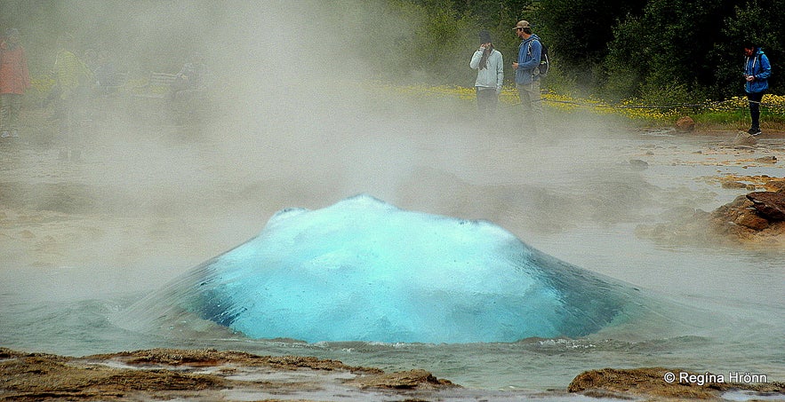 The spectacular Geysir Geothermal Area - Strokkur and all the other Hot Springs