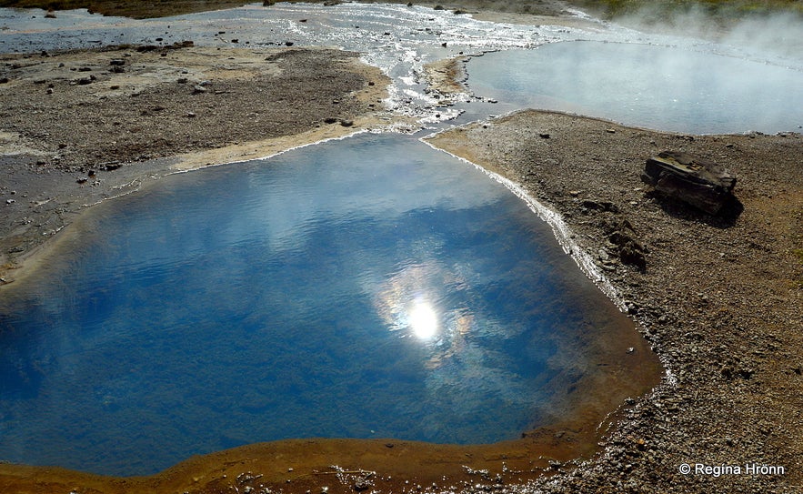 The spectacular Geysir Geothermal Area - Strokkur and all the other Hot Springs