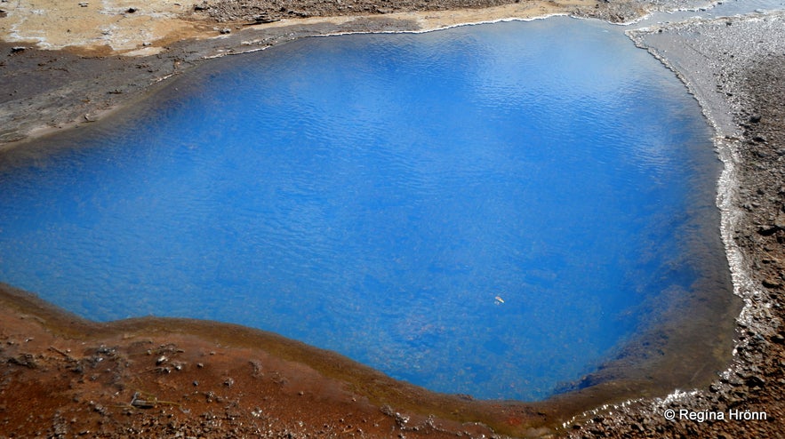 The spectacular Geysir Geothermal Area - Strokkur and all the other Hot Springs