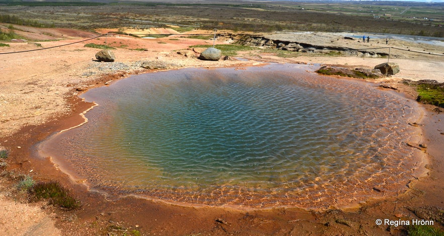 The spectacular Geysir Geothermal Area - Strokkur and all the other Hot Springs