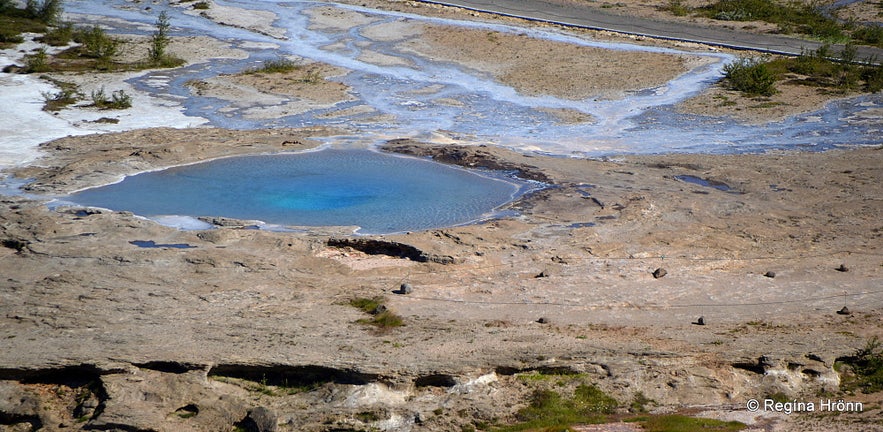 The spectacular Geysir Geothermal Area - Strokkur and all the other Hot Springs