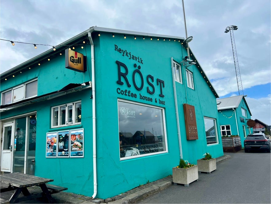 Outside view of Reykjavik Rost on a cloudy day