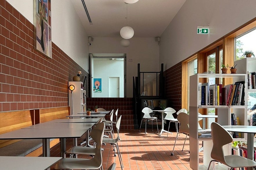 Bright and modern interior of Ketilkaffi Café in Akureyri, perfect for quiet brunch or breakfast time.