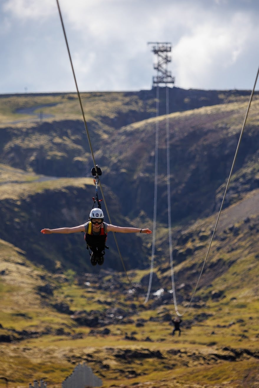 Increíble Aventura en Tirolina de 40 min por el Sur de Islandia desde Hveragerdi | Ticket Estándar