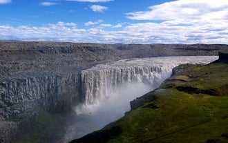 Se dice que Dettifoss es la cascada más potente de Europa.