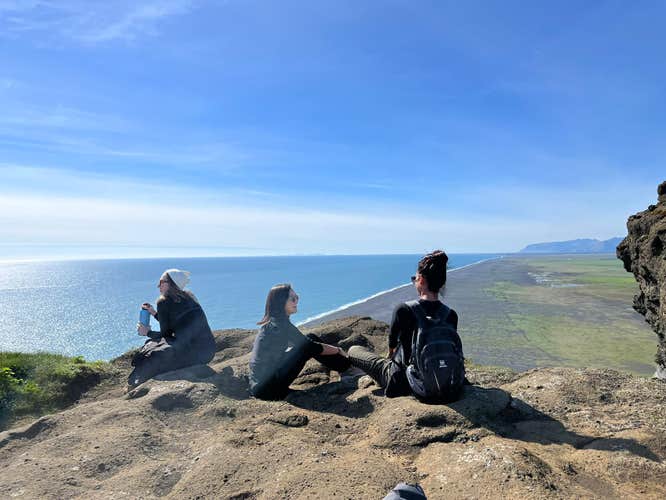 Private South Coast Sightseeing Tour with Luxury Transport from Reykjavik