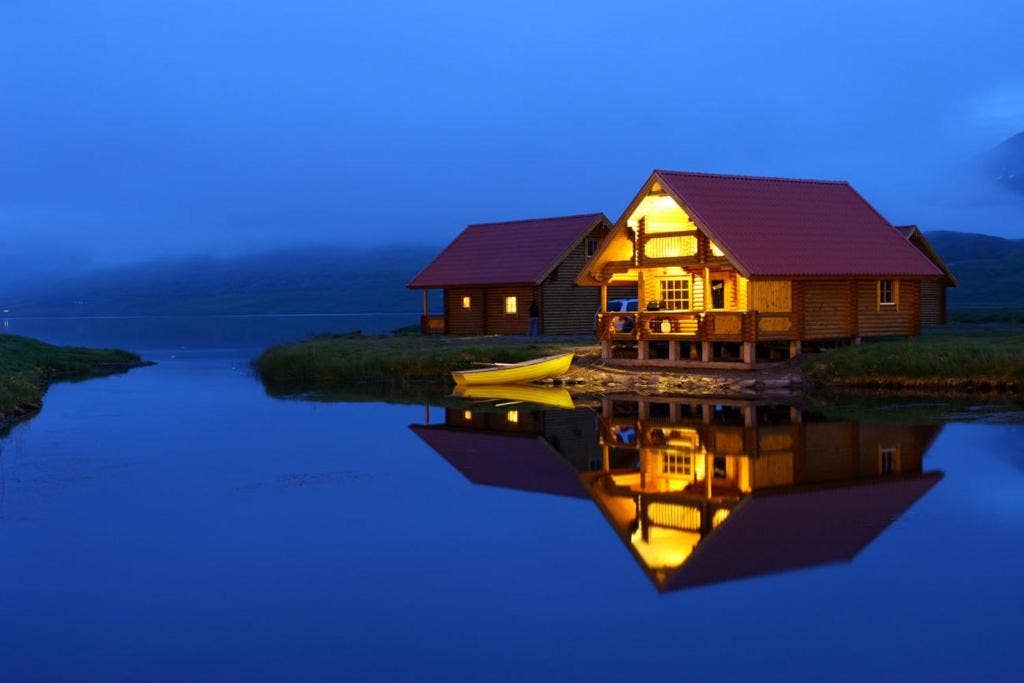 Brimnes Cabins is a lakefront accommodation.