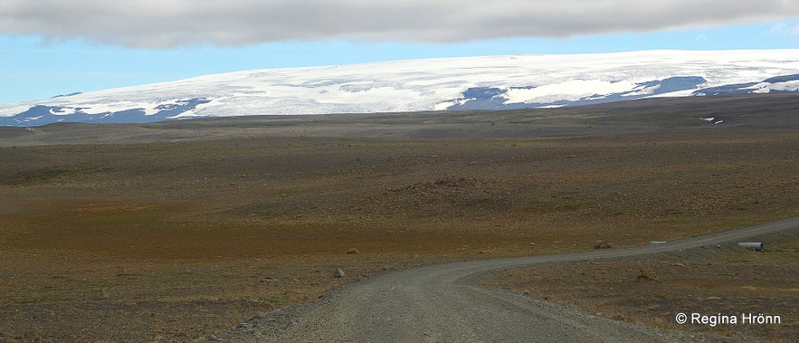 The amazing Mt. Kerlingarfjöll, a fascinating Hike through Hveradalir, and the Kjölur Route