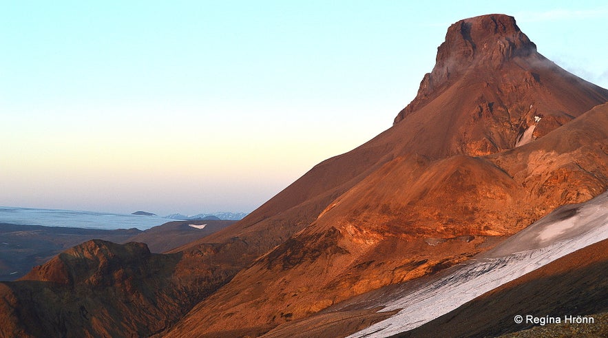 The amazing Mt. Kerlingarfjöll, a fascinating Hike through Hveradalir, and the Kjölur Route