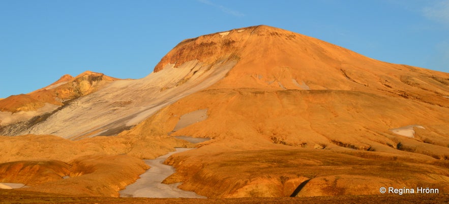 The amazing Mt. Kerlingarfjöll, a fascinating Hike through Hveradalir, and the Kjölur Route