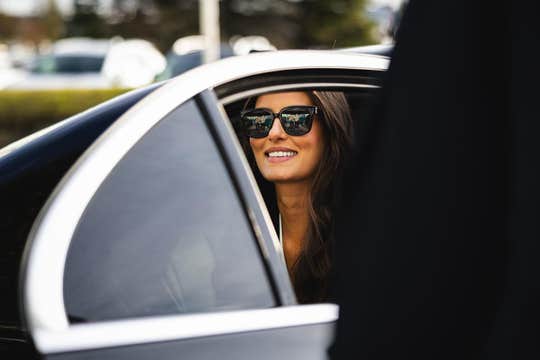 Private Transfer from Keflavik Airport to Reykjavik for 1 to 5 Passengers