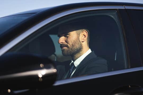 Private Transfer from Keflavik Airport to Reykjavik for 1 to 5 Passengers