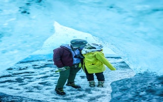 Excursión de 3 Horas a Cueva de Hielo en Grupo Reducido con Pack Fotográfico Profesional en Vatnajokull