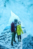 Excursión de 3 Horas a Cueva de Hielo en Grupo Reducido con Pack Fotográfico Profesional en Vatnajokull
