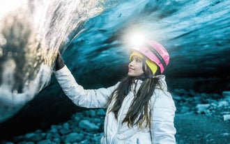 Excursión de 3 Horas a Cueva de Hielo en Grupo Reducido con Pack Fotográfico Profesional en Vatnajokull