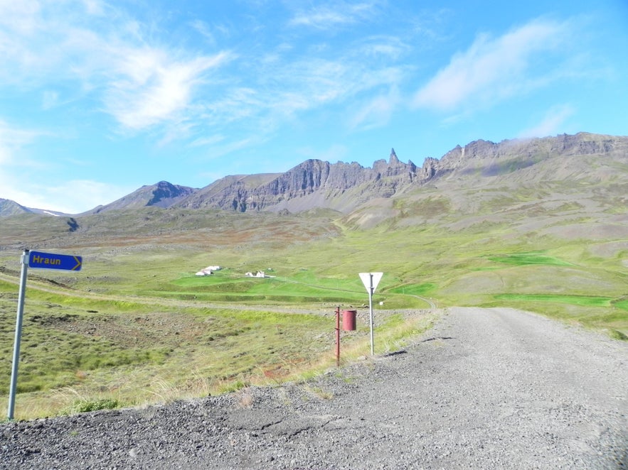 Hraundrangi Mountain Peak is truly a must-see for adventurers and nature enthusiasts visiting northern Iceland