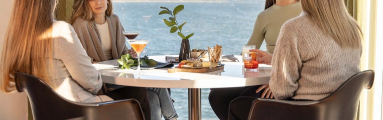 SkyBar-Rooftop-in-Reykjavik 2.jpg