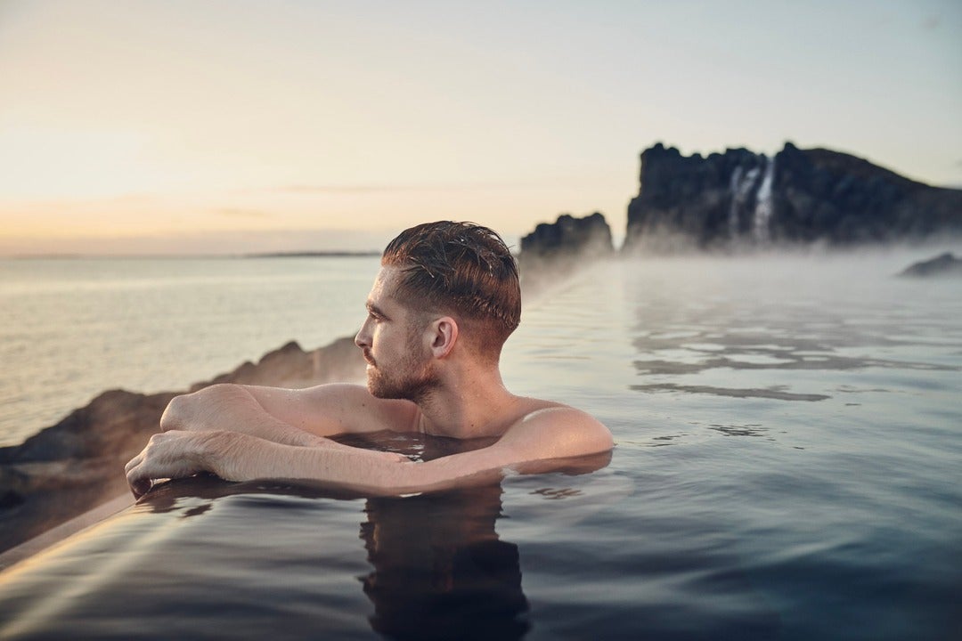 Widok ze Sky Lagoon na Ocean Atlantycki.