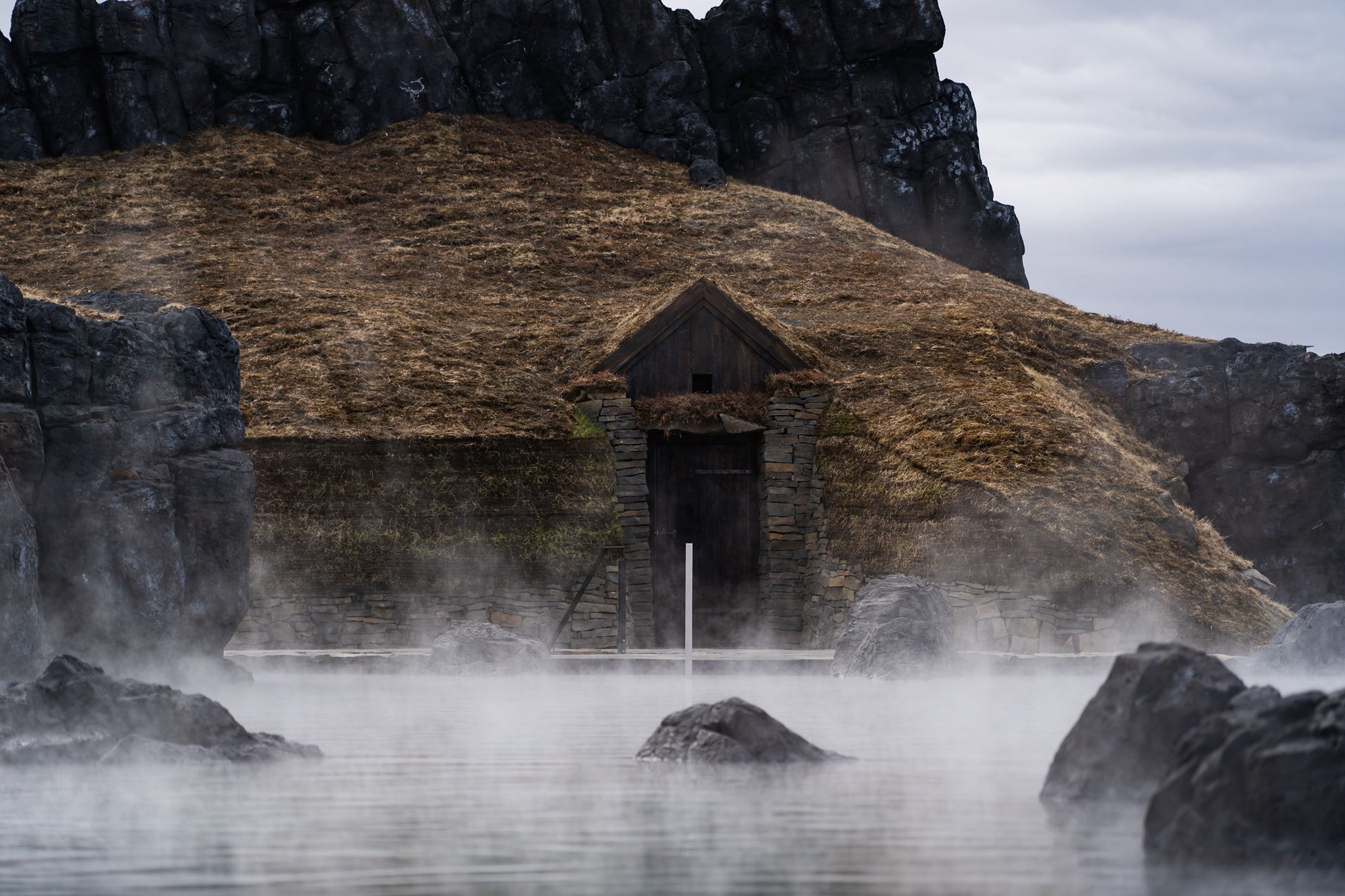 Die Sky Lagoon verbindet traditionelle Architektur mit modernem Komfort