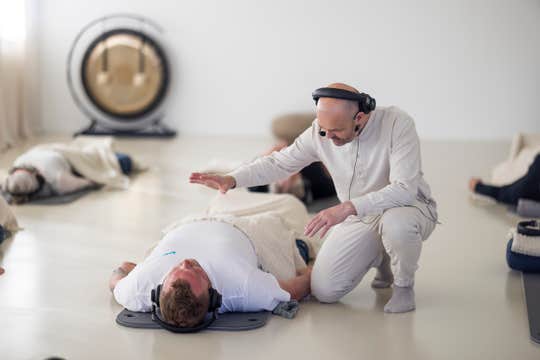 Relaxing 1-Hour Breathwork Session in Reykjavik with Certified Coach