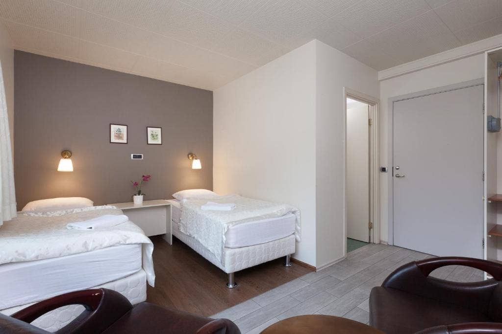 One of the twin rooms at Hotel Drangshlid.