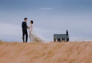 Take your pre-wedding shoot in the Snaefellsnes Peninsula for the most unforgettable experience.