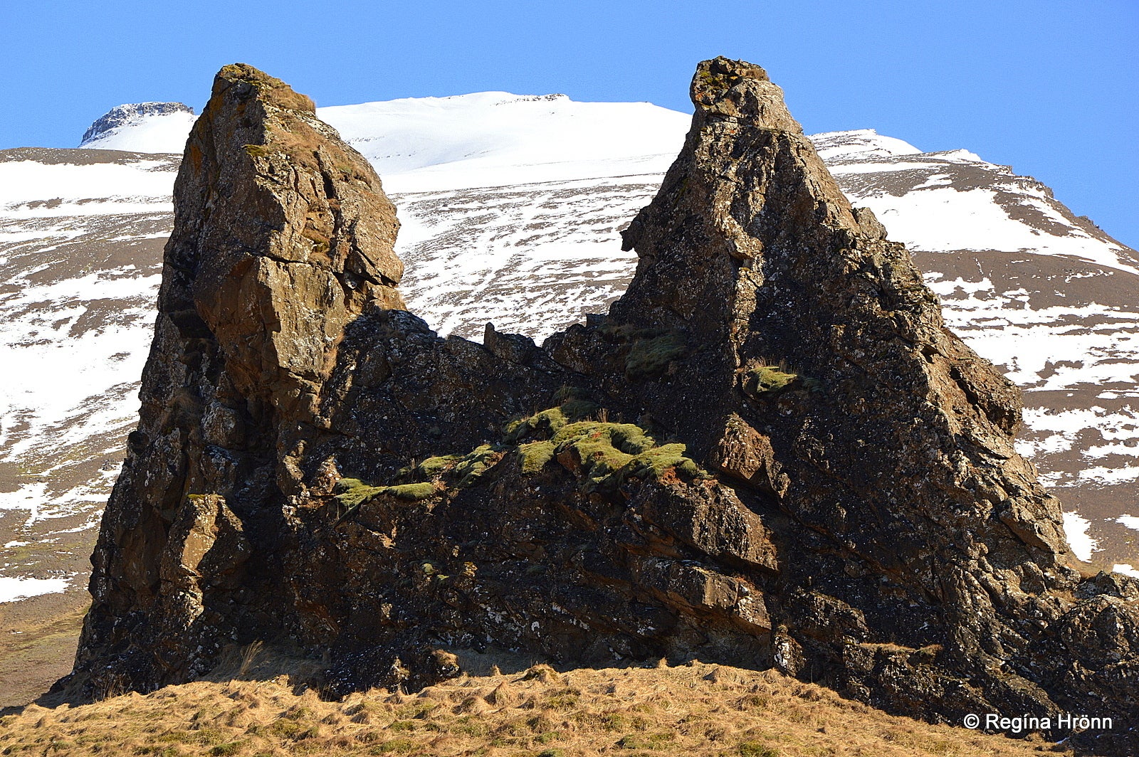 The Giantess Hít in Hítardalur Valley and the Party of the Trolls - Folklore from West Iceland