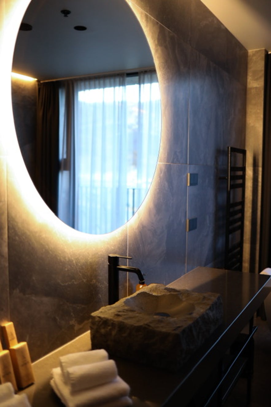 Hotel Geysir Bathroom Room