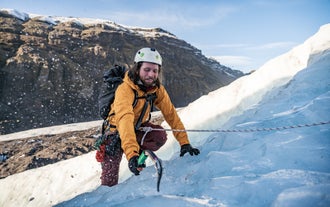 Incredibile tour di arrampicata su ghiaccio e trekking sul ghiacciaio di 4 ore a Vatnajökull con trasferimento da Skaftafell