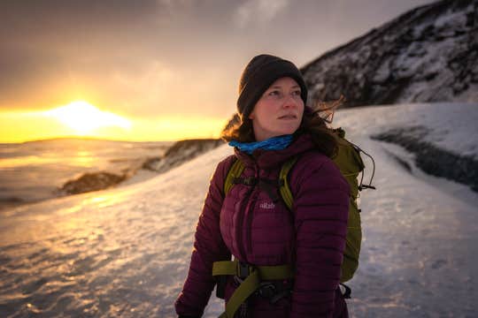 Small-Group 3-Hour Early Morning Ice Caving Tour at Vatnajokull Glacier with Photo Package