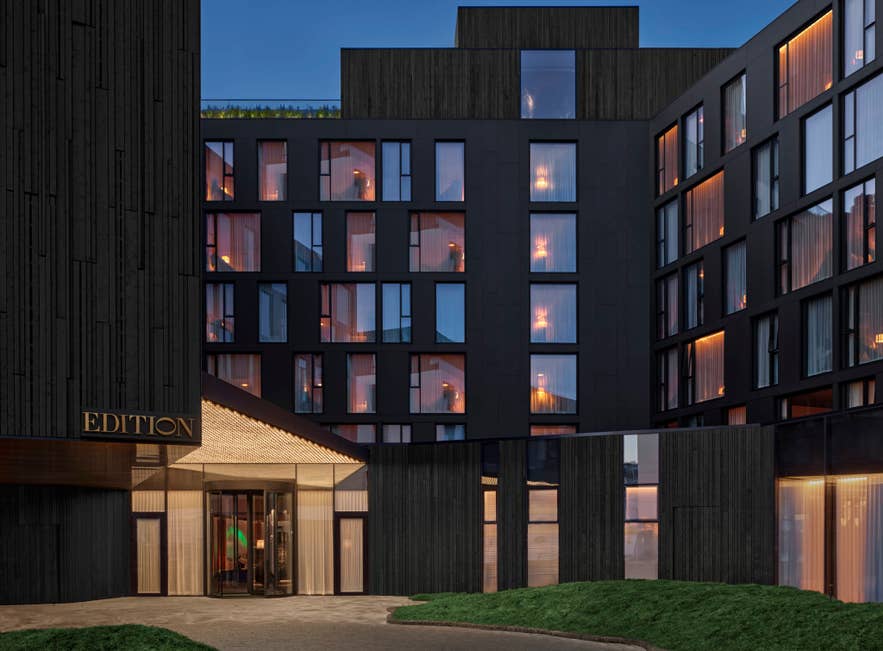 Das Reykjavik EDITION Hotel am Hafen von Reykjavik.