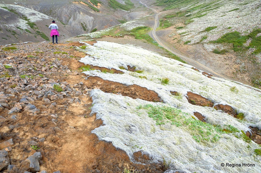 An easy Hike on Mt. Meyjarsæti and Lake Sandkluftavatn in South Iceland