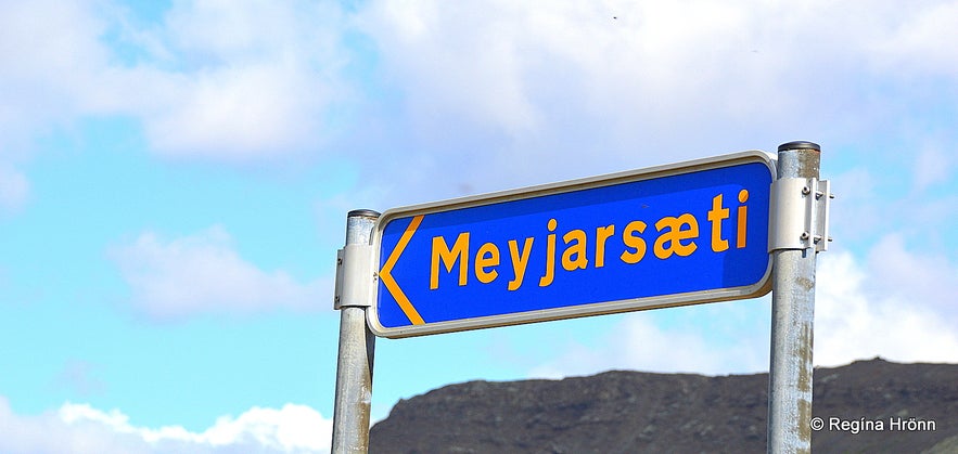 An easy Hike on Mt. Meyjarsæti and Lake Sandkluftavatn in South Iceland An easy Hike on Mt. Meyjarsæti and Lake Sandkluftavatn in South Iceland
