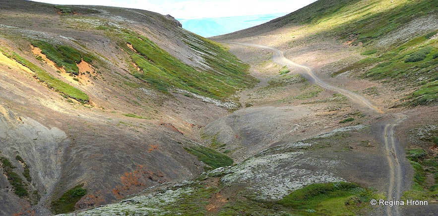 An easy Hike on Mt. Meyjarsæti and Lake Sandkluftavatn in South Iceland